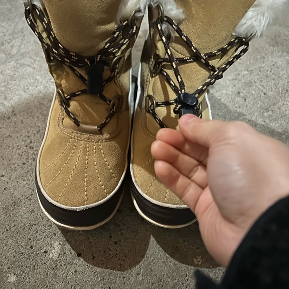 Women's Tan Winter Boots with Faux Fur Lining - Picture 4 of 4